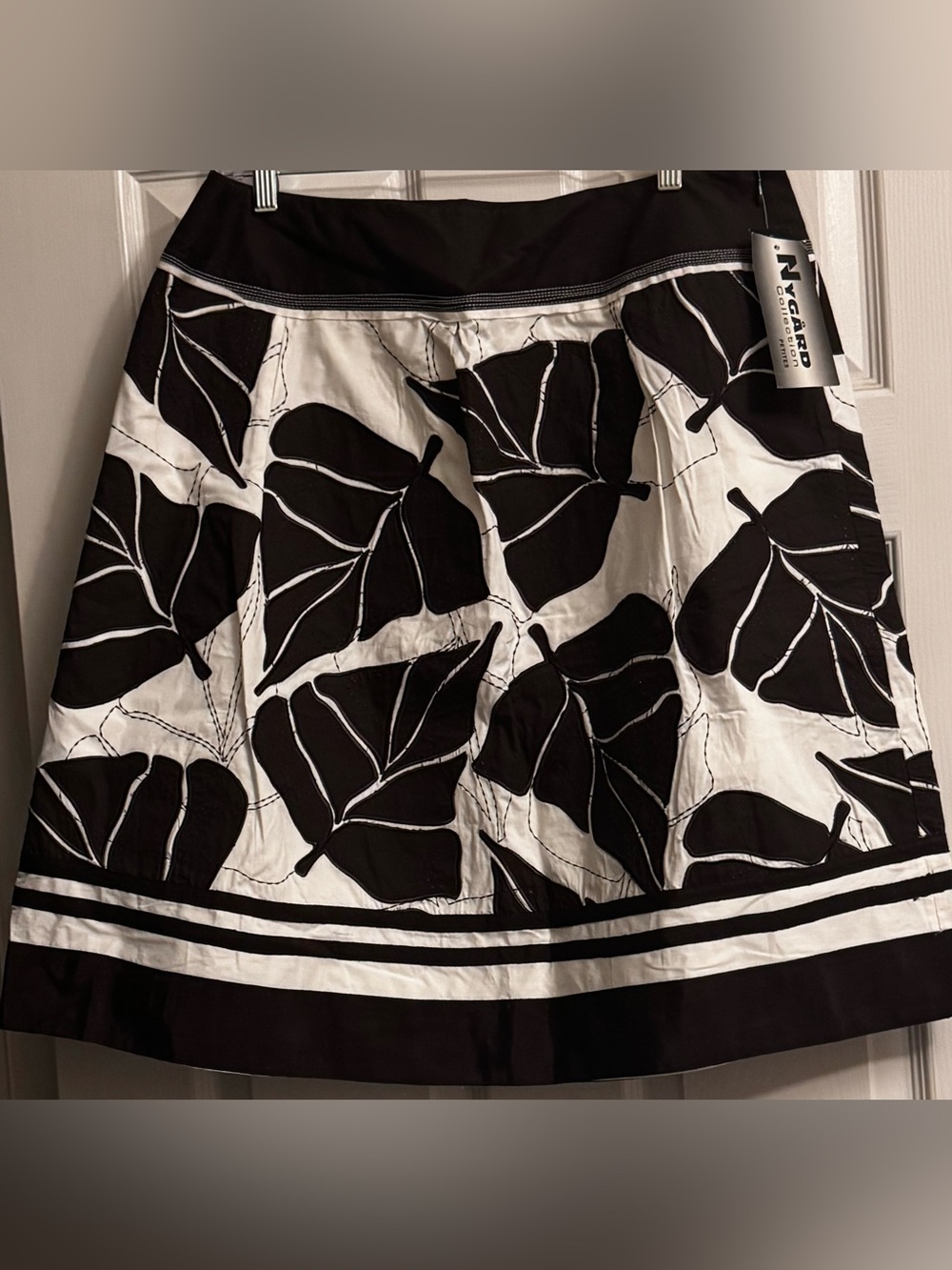 Peter Nygard Brown and White Leaf-Print A-Line Skirt